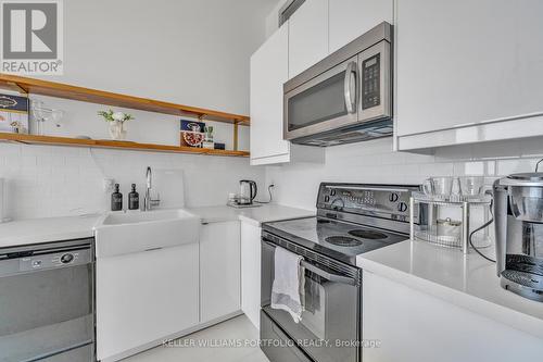 1015 - 700 King Street W, Toronto, ON - Indoor Photo Showing Kitchen