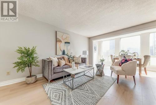 1604 - 25 Grenville Street, Toronto, ON - Indoor Photo Showing Living Room