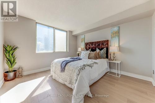 1604 - 25 Grenville Street, Toronto, ON - Indoor Photo Showing Bedroom