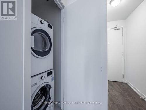 812 - 49 East Liberty Street, Toronto, ON - Indoor Photo Showing Laundry Room