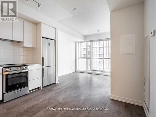 812 - 49 East Liberty Street, Toronto, ON - Indoor Photo Showing Kitchen