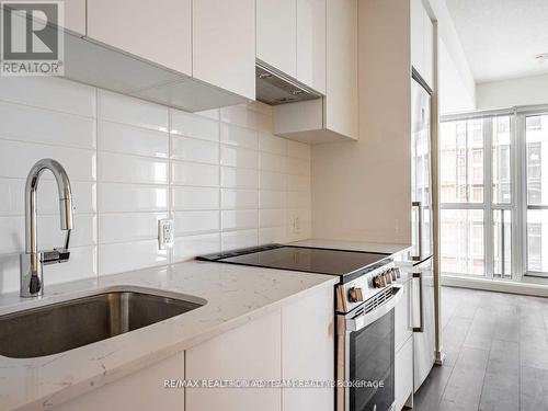 812 - 49 East Liberty Street, Toronto, ON - Indoor Photo Showing Kitchen With Upgraded Kitchen