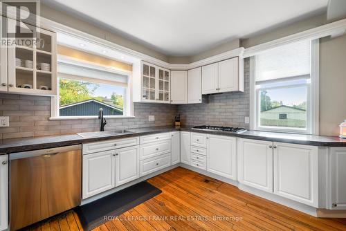 77 Peel Street, Kawartha Lakes (Lindsay), ON - Indoor Photo Showing Kitchen With Upgraded Kitchen