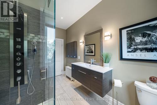 77 Peel Street, Kawartha Lakes (Lindsay), ON - Indoor Photo Showing Bathroom