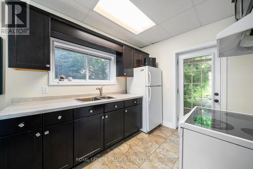 77 Peel Street, Kawartha Lakes (Lindsay), ON - Indoor Photo Showing Kitchen With Double Sink