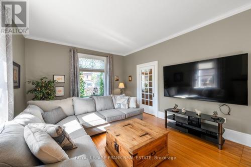 77 Peel Street, Kawartha Lakes (Lindsay), ON - Indoor Photo Showing Living Room