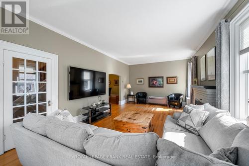 77 Peel Street, Kawartha Lakes (Lindsay), ON - Indoor Photo Showing Living Room