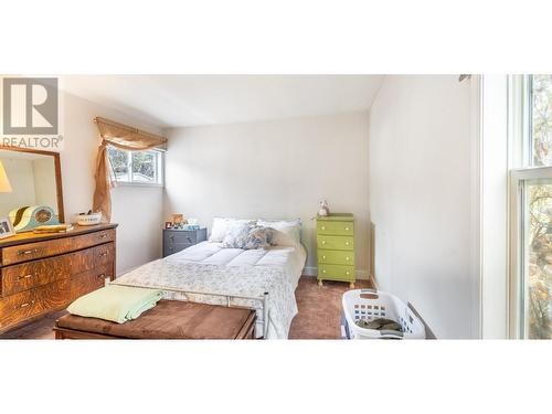 917 Scott Street, Creston, BC - Indoor Photo Showing Bedroom