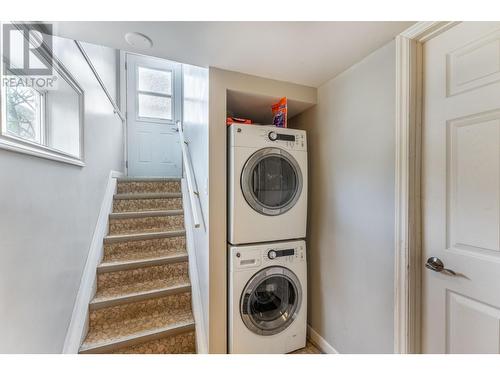 917 Scott Street, Creston, BC - Indoor Photo Showing Laundry Room