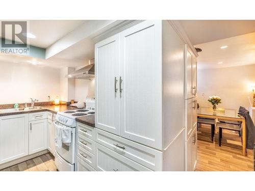 917 Scott Street, Creston, BC - Indoor Photo Showing Kitchen