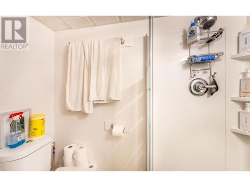 917 Scott Street, Creston, BC - Indoor Photo Showing Bathroom