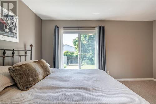 498 Sparling Crescent, Burlington, ON - Indoor Photo Showing Bedroom