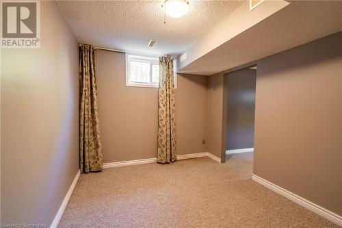 498 Sparling Crescent, Burlington, ON - Indoor Photo Showing Other Room