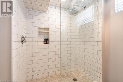 498 Sparling Crescent, Burlington, ON - Indoor Photo Showing Bathroom