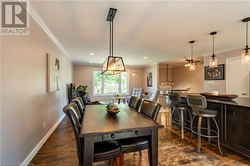 498 Sparling Crescent, Burlington, ON - Indoor Photo Showing Dining Room