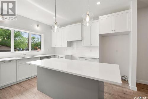 1202 14Th Street E, Saskatoon, SK - Indoor Photo Showing Kitchen With Upgraded Kitchen