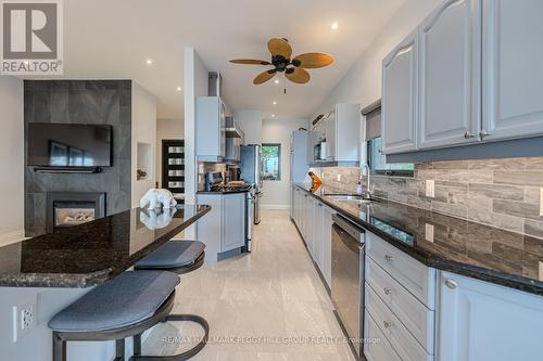 46 Gooch Park Drive, Innisfil, ON - Indoor Photo Showing Kitchen