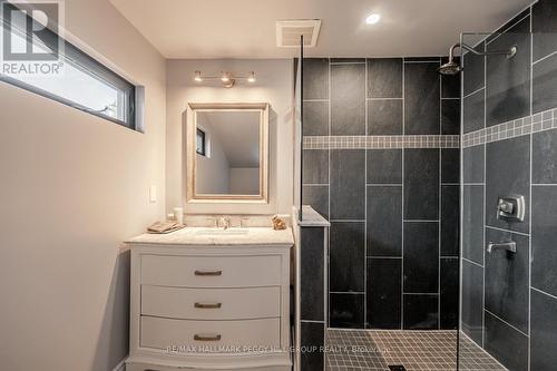 46 Gooch Park Drive, Innisfil, ON - Indoor Photo Showing Bathroom