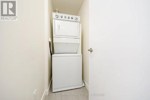 2807 - 4099 Brickstone Mews, Mississauga (Creditview), ON - Indoor Photo Showing Laundry Room