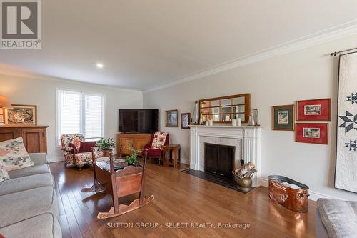 64 Sherwood Avenue, London, ON - Indoor Photo Showing Living Room With Fireplace