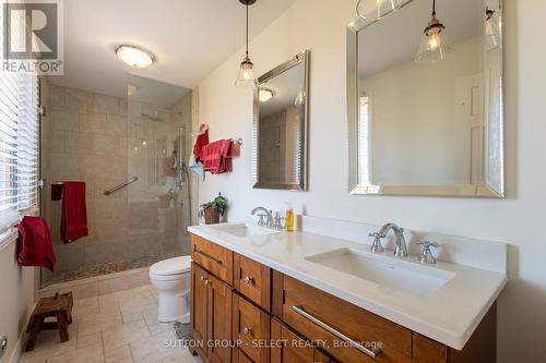 64 Sherwood Avenue, London, ON - Indoor Photo Showing Bathroom