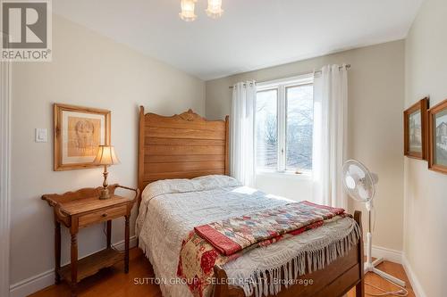 64 Sherwood Avenue, London, ON - Indoor Photo Showing Bedroom