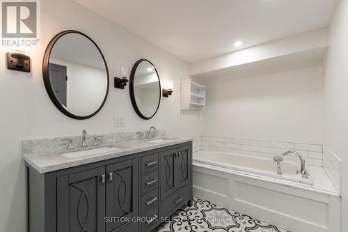 64 Sherwood Avenue, London, ON - Indoor Photo Showing Bathroom