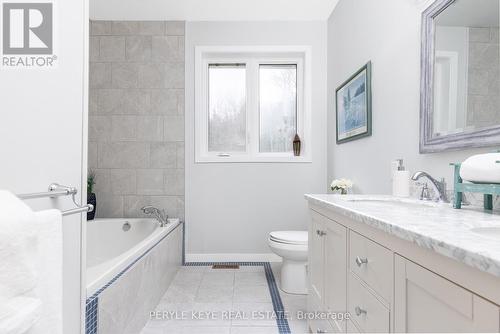 1305 Bellwood Acres Road, Lake Of Bays, ON - Indoor Photo Showing Bathroom