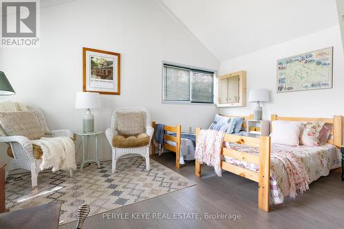 1305 Bellwood Acres Road, Lake Of Bays, ON - Indoor Photo Showing Bedroom