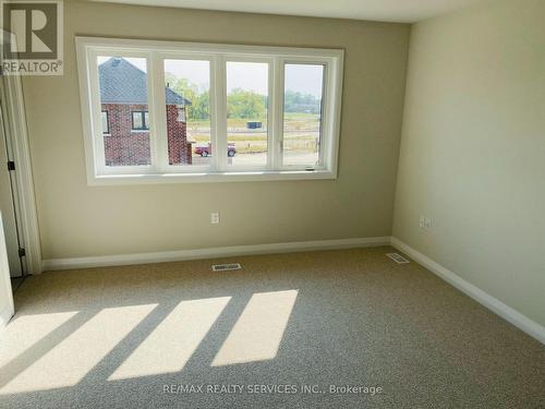 7 Cherry Blossom Heights, Hamilton (Sheldon), ON - Indoor Photo Showing Other Room