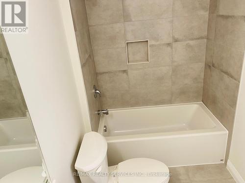 7 Cherry Blossom Heights, Hamilton (Sheldon), ON - Indoor Photo Showing Bathroom