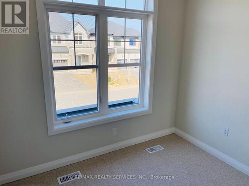 7 Cherry Blossom Heights, Hamilton (Sheldon), ON - Indoor Photo Showing Other Room