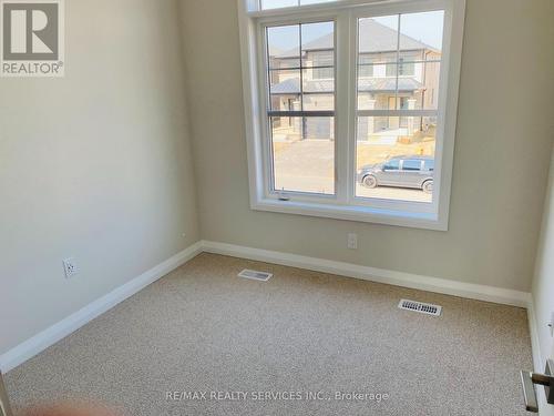 7 Cherry Blossom Heights, Hamilton (Sheldon), ON - Indoor Photo Showing Other Room