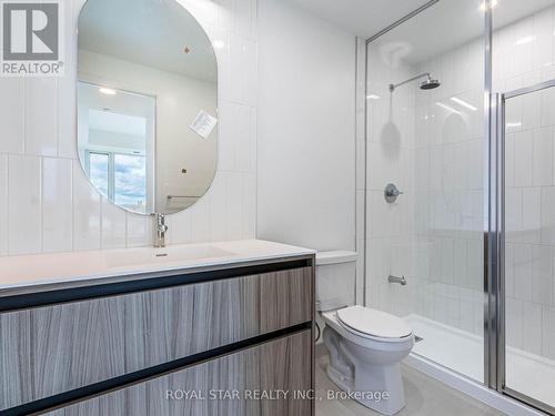 C901 - 8 Beverley Glen Boulevard, Vaughan, ON - Indoor Photo Showing Bathroom