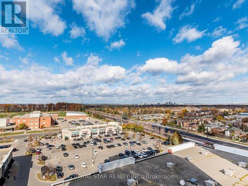 C901 - 8 Beverley Glen Boulevard, Vaughan, ON - Outdoor With View