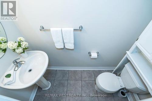 37 - 1355 Rathburn Road E, Mississauga, ON - Indoor Photo Showing Bathroom