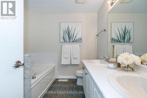 37 - 1355 Rathburn Road E, Mississauga (Rathwood), ON - Indoor Photo Showing Bathroom