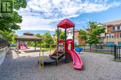 37 - 1355 Rathburn Road E, Mississauga, ON - Outdoor