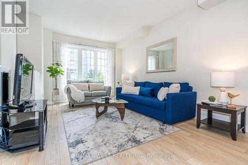 37 - 1355 Rathburn Road E, Mississauga, ON - Indoor Photo Showing Living Room