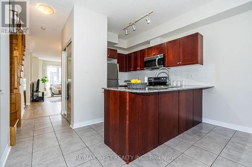 37 - 1355 Rathburn Road E, Mississauga, ON - Indoor Photo Showing Kitchen