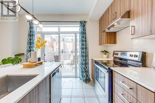 69 Edward Horton Crescent, Toronto, ON - Indoor Photo Showing Kitchen With Upgraded Kitchen