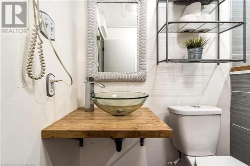 2010 Keller Court, Burlington, ON - Indoor Photo Showing Bathroom