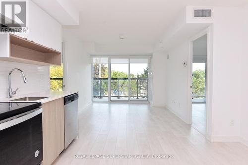 A217 - 1117 Cooke Boulevard, Burlington, ON - Indoor Photo Showing Kitchen