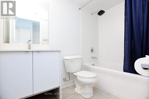 A217 - 1117 Cooke Boulevard, Burlington, ON - Indoor Photo Showing Bathroom