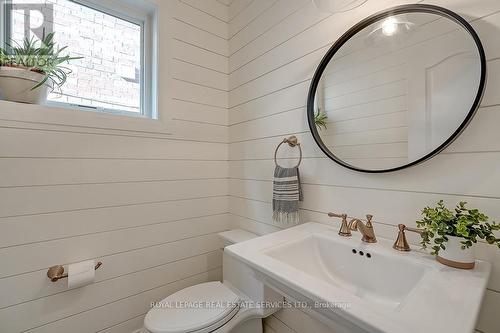 5217 Nova Crescent, Burlington, ON - Indoor Photo Showing Bathroom