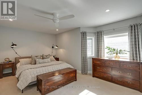 5217 Nova Crescent, Burlington, ON - Indoor Photo Showing Bedroom