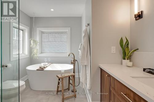 5217 Nova Crescent, Burlington, ON - Indoor Photo Showing Bathroom