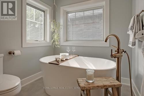 5217 Nova Crescent, Burlington, ON - Indoor Photo Showing Bathroom