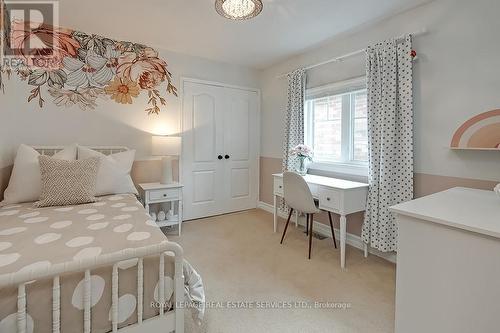 5217 Nova Crescent, Burlington, ON - Indoor Photo Showing Bedroom