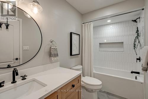 5217 Nova Crescent, Burlington, ON - Indoor Photo Showing Bathroom